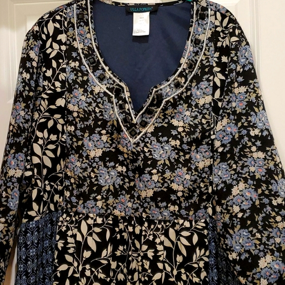 Ulla Popken Tops - Beautiful mixed print A line tunic
